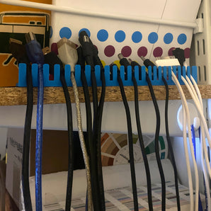 Jednoduchý držák kabelu pro vodorovnou montáž