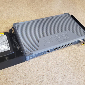 Sada pro montáž do racku pro Juniper SRX300 s podnosem pro napájecí zdroj