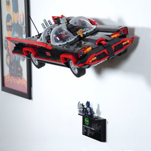 Nástěnný držák pro klasický Batmobil ze seriálu 76328