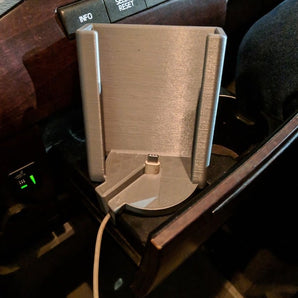Držák smartphonu Toyota Sienna s vedením kabelů