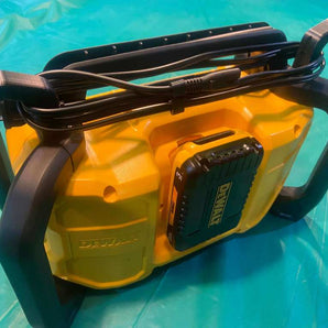 Držák kabelu rádia DeWalt DCR028