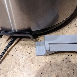 Instant Pot IP-LUX: Praktický držák kabelu pro uspořádané skladování