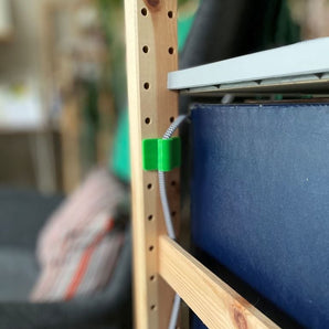 Držáky kabelů IKEA IVAR pro správu kabelů